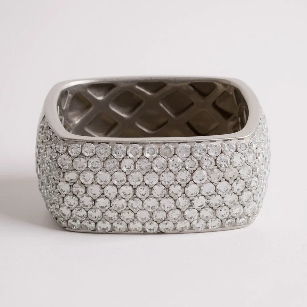 18K White‎ Gold 1.32ctw 165 Round Pavé Diamond Band 6.75 Rhodium-Plated Finish